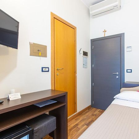 Hotel Gardenia Римини Экстерьер фото