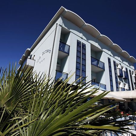 Hotel Gardenia Римини Экстерьер фото