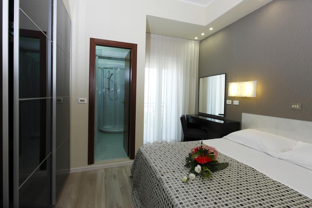 Hotel Gardenia Римини Экстерьер фото