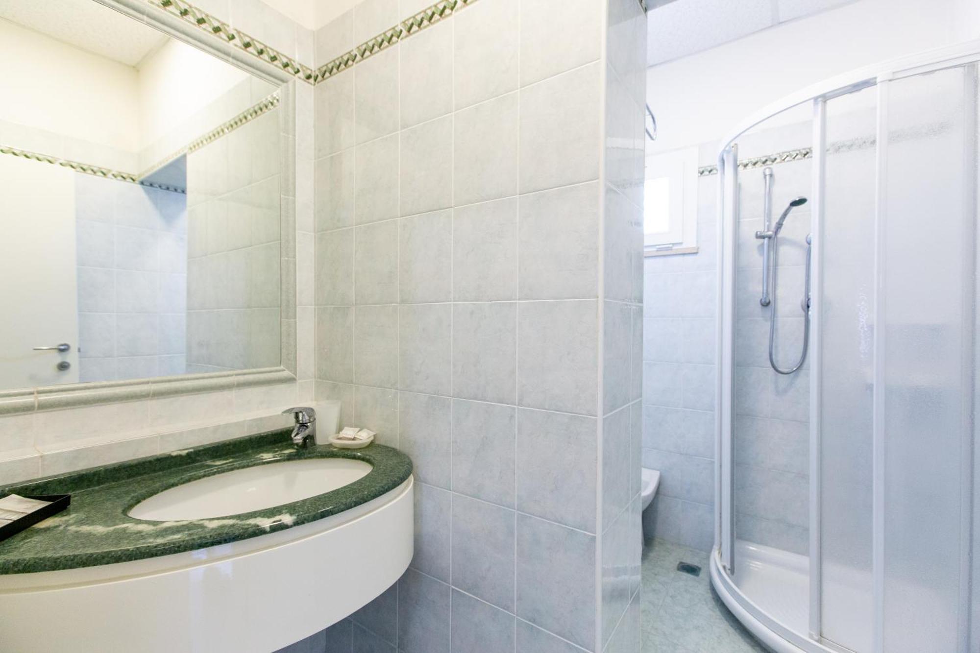 Hotel Gardenia Римини Экстерьер фото