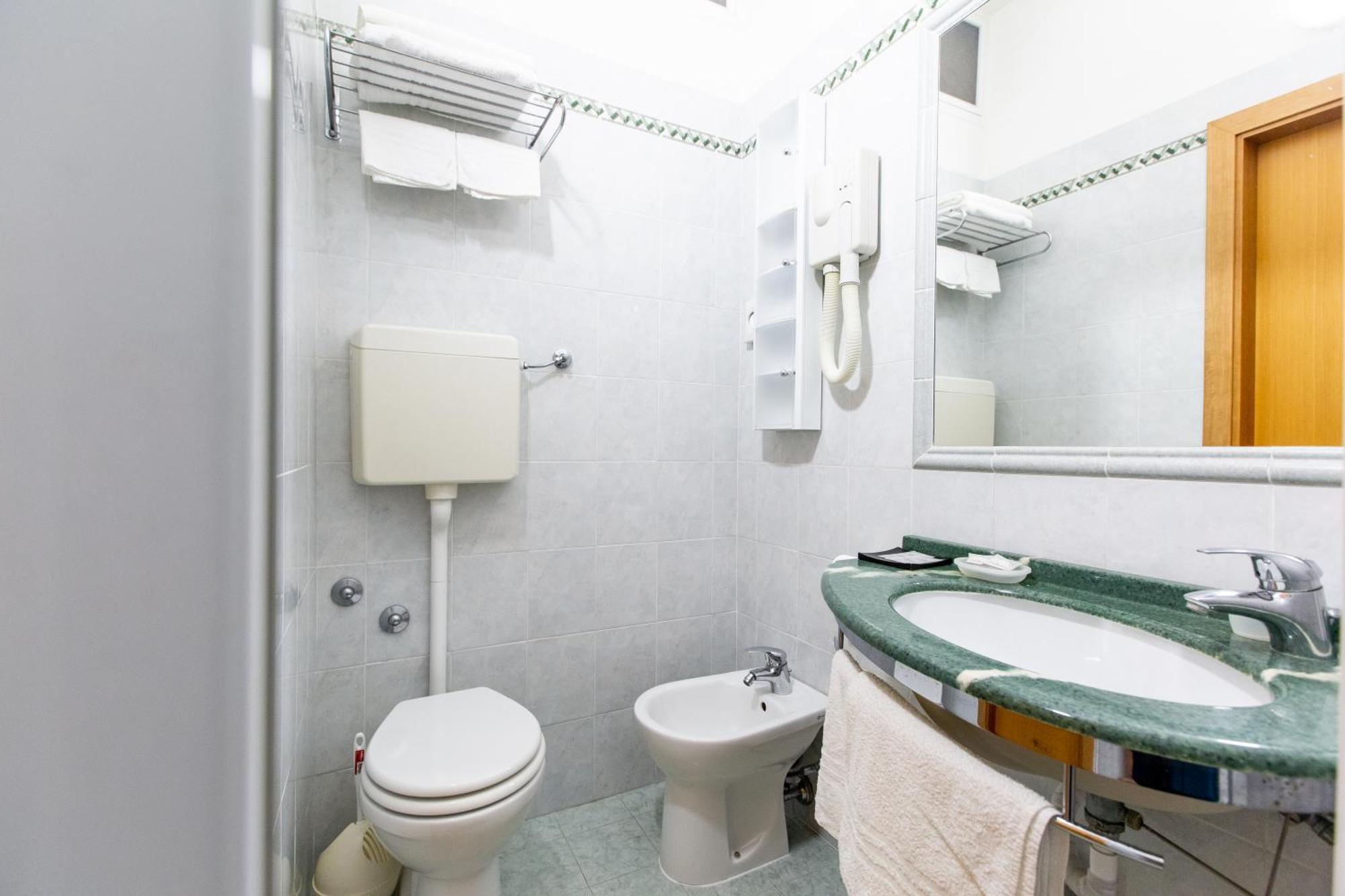 Hotel Gardenia Римини Экстерьер фото