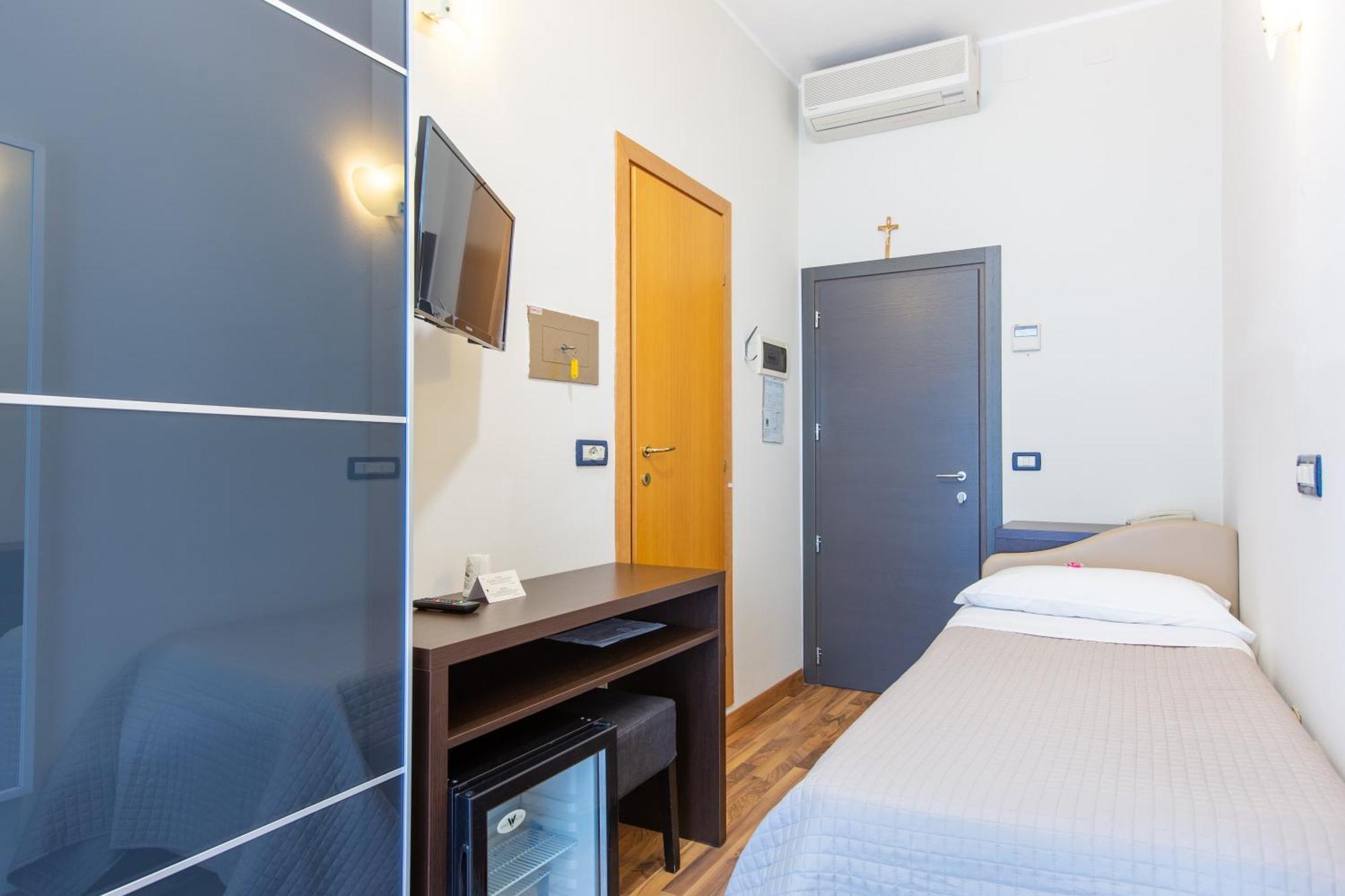 Hotel Gardenia Римини Экстерьер фото