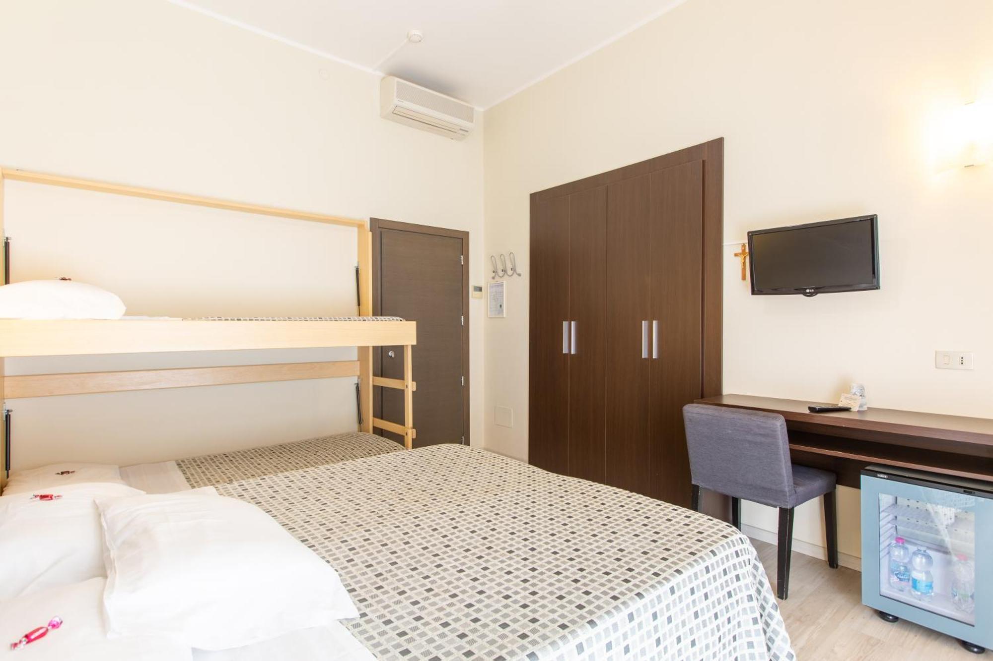 Hotel Gardenia Римини Экстерьер фото