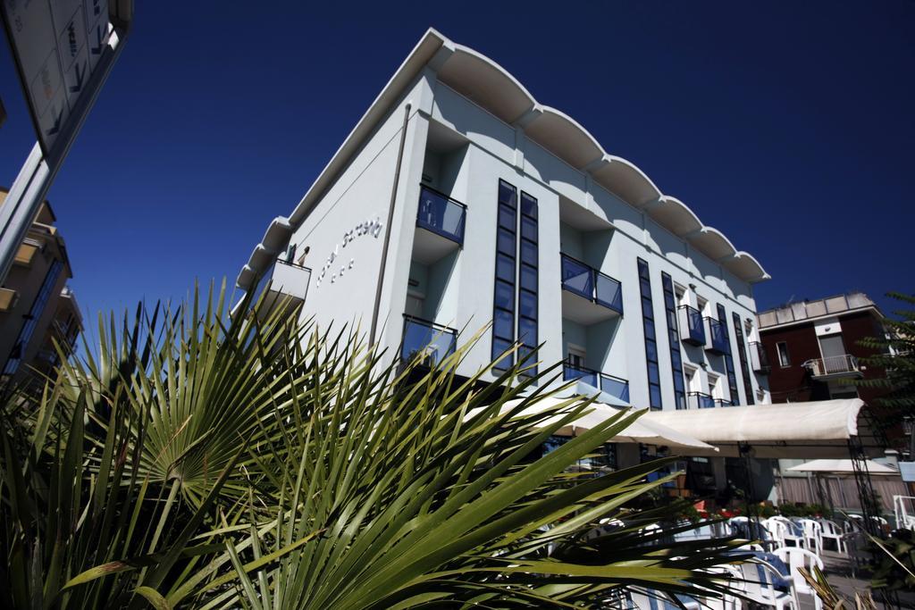 Hotel Gardenia Римини Экстерьер фото