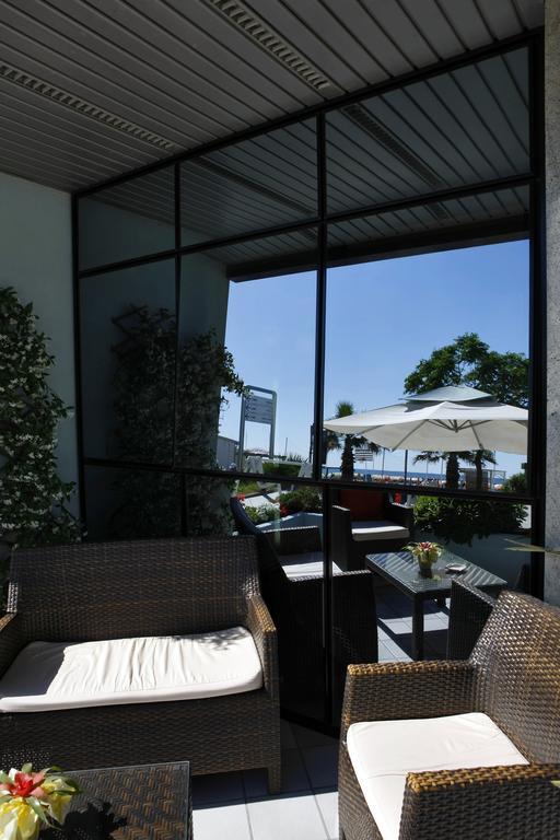 Hotel Gardenia Римини Экстерьер фото
