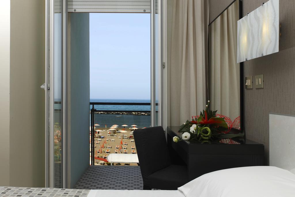 Hotel Gardenia Римини Экстерьер фото