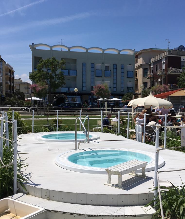 Hotel Gardenia Римини Экстерьер фото